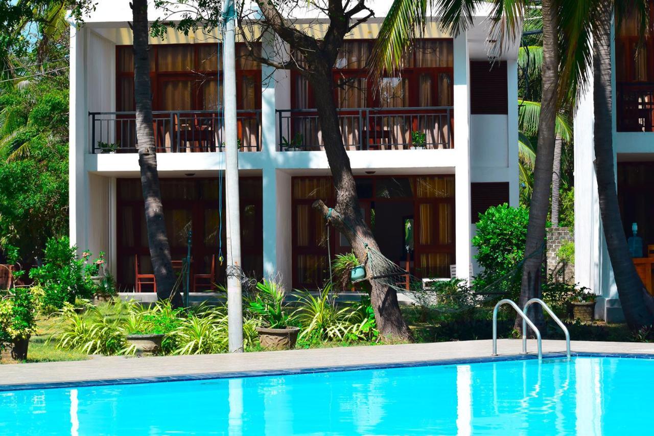 High Park Hotel Nilaveli Exterior foto